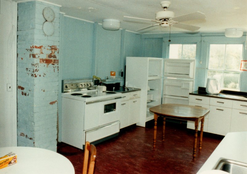 Kitchen before renovation